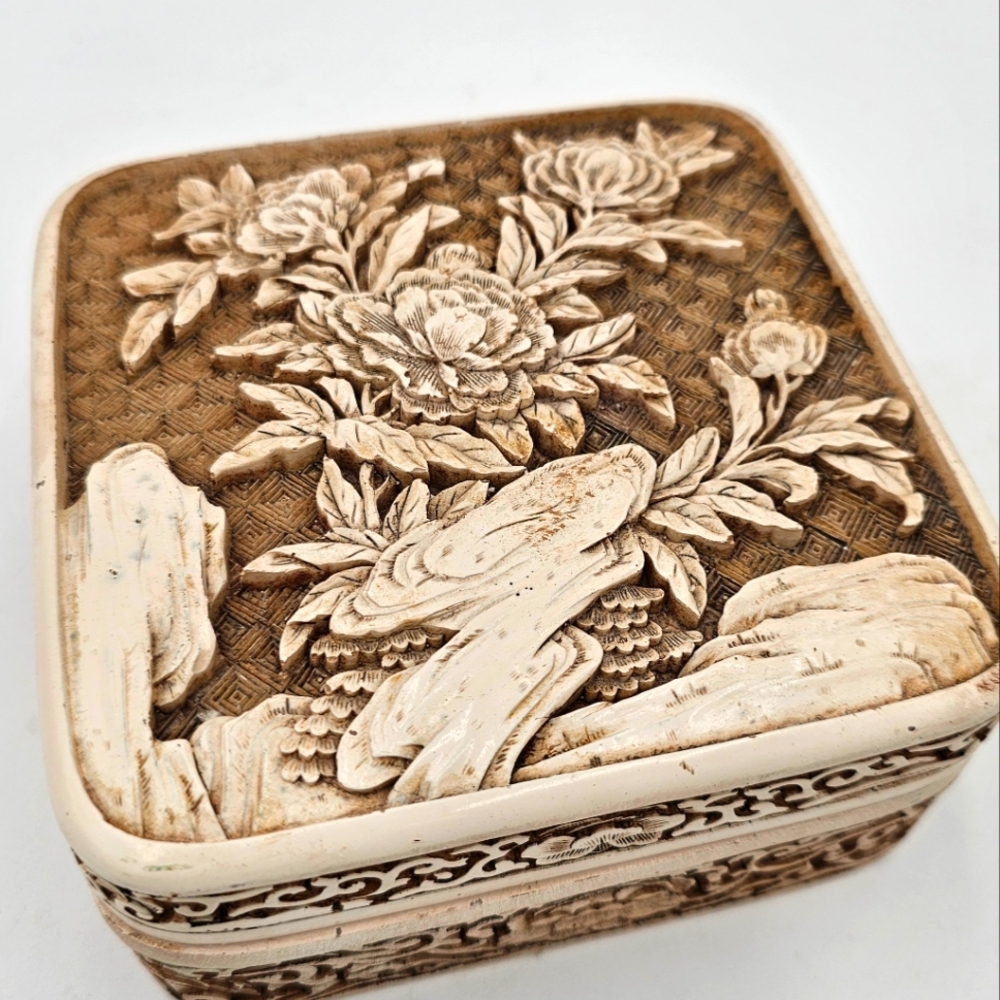 1982 Ornate Trinket Box by Ivory Dynasty